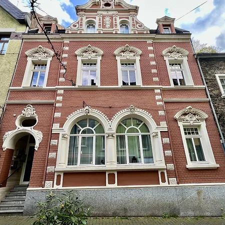 Vonmos Apartment *